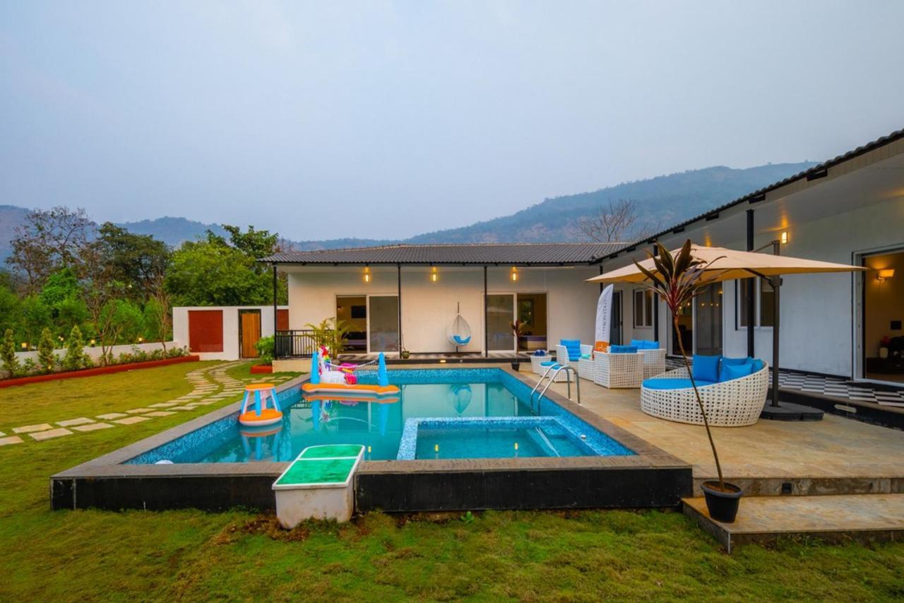 Saffronstays Turquoise Maison, Karjat Eksteriør billede