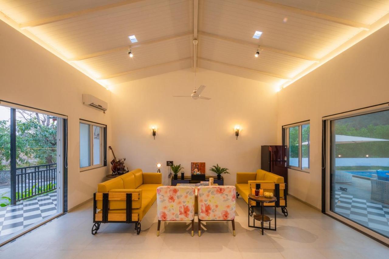 Saffronstays Turquoise Maison, Karjat Eksteriør billede