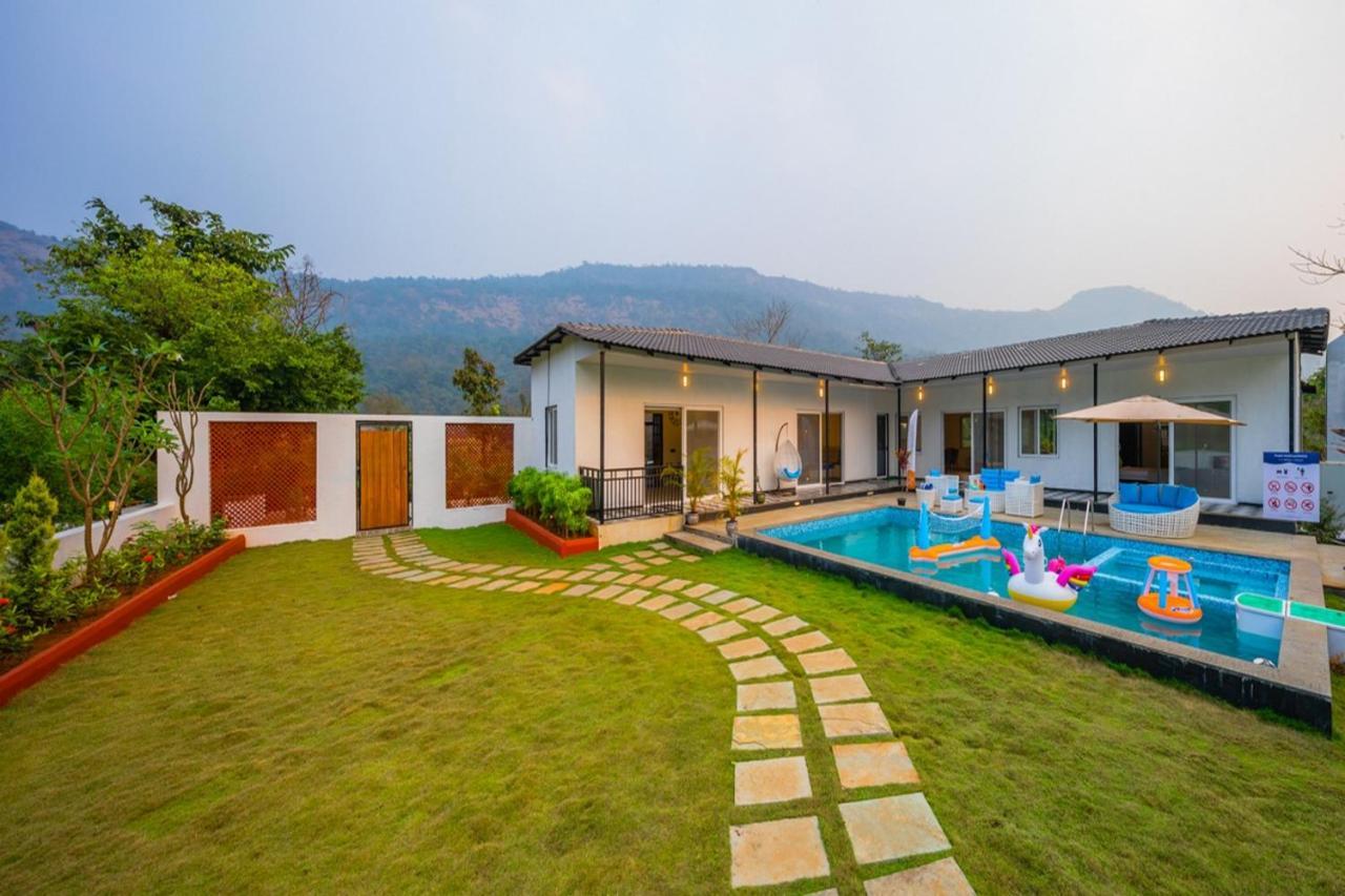 Saffronstays Turquoise Maison, Karjat Eksteriør billede