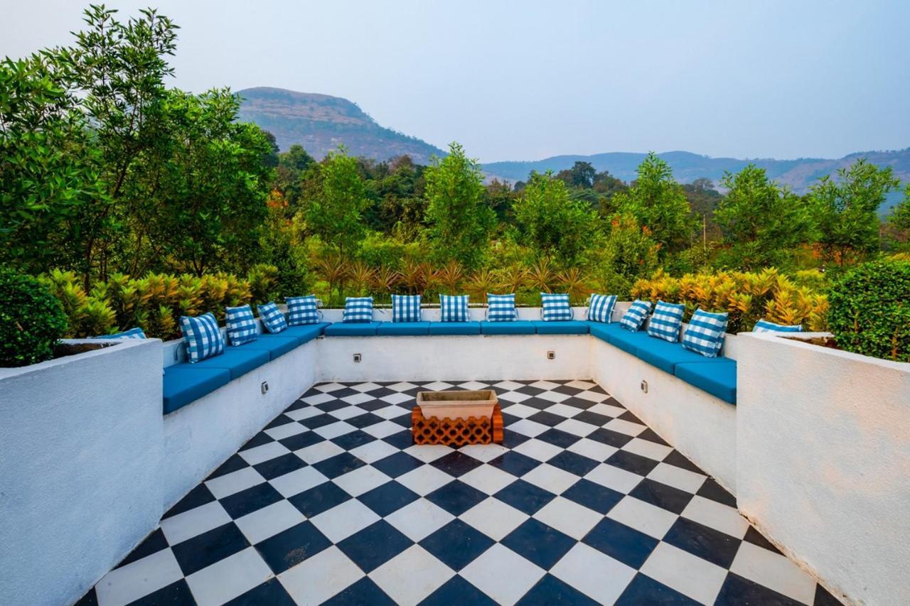 Saffronstays Turquoise Maison, Karjat Eksteriør billede