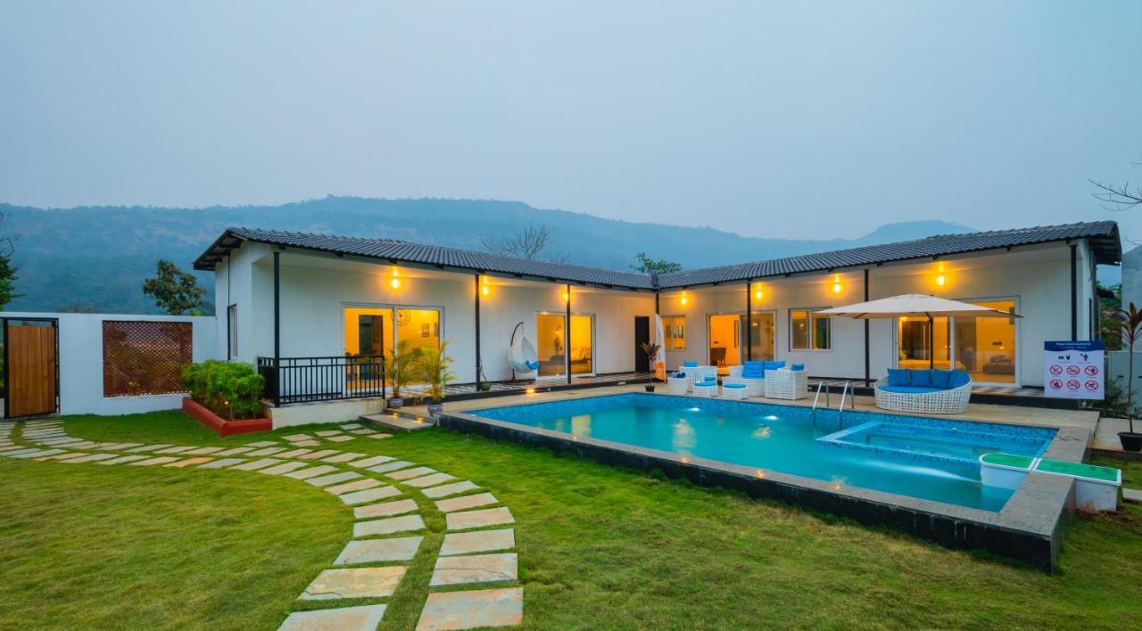 Saffronstays Turquoise Maison, Karjat Eksteriør billede